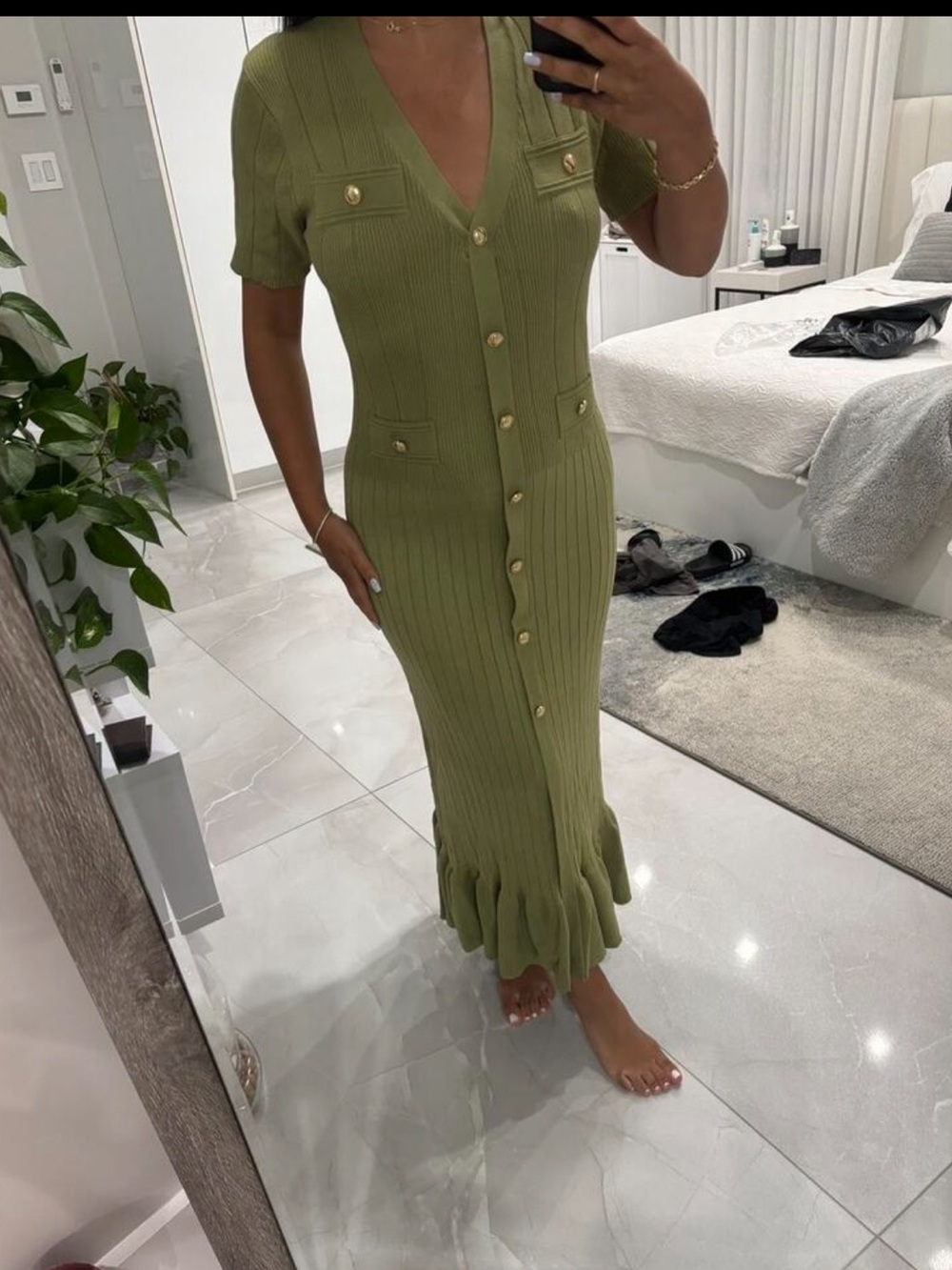 Green Ribbed Button-Front V-Neck Dress - Picture 4 of 4